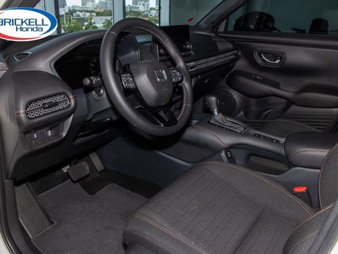 Used 2025 Honda HR-V Sport image 14