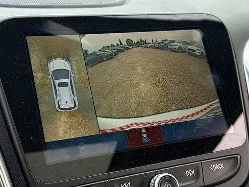 Used 2018 Chevrolet Equinox Premier FWD image 21