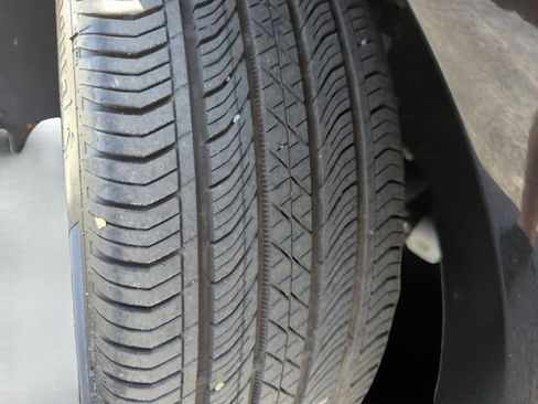 Used 2023 Buick Envision Avenir image 2