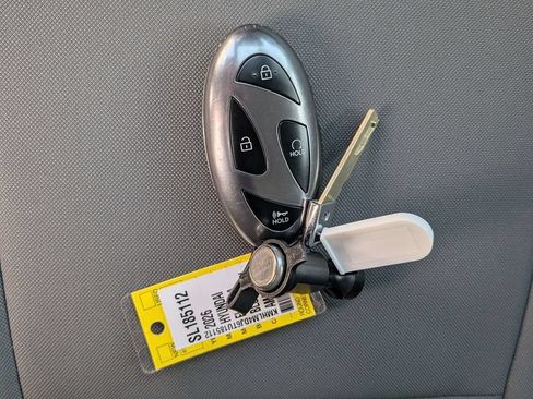Certified 2026 Hyundai Elantra Hybrid FWD image 33
