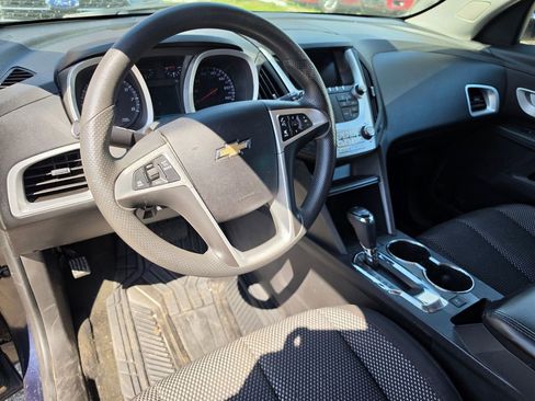 Used 2017 Chevrolet Equinox LT FWD image 4