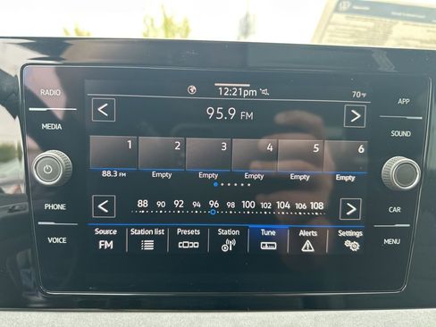 New 2025 Volkswagen Jetta SE image 19