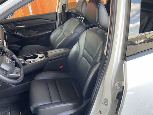 Used 2025 Nissan Rogue SL image 30