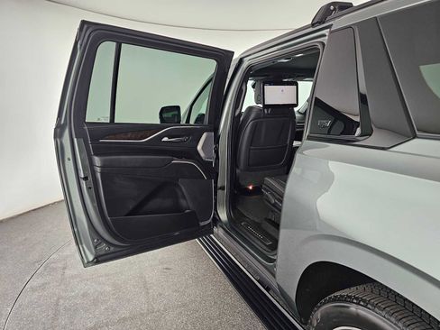 Certified 2023 Cadillac Escalade ESV Sport Platinum image 17