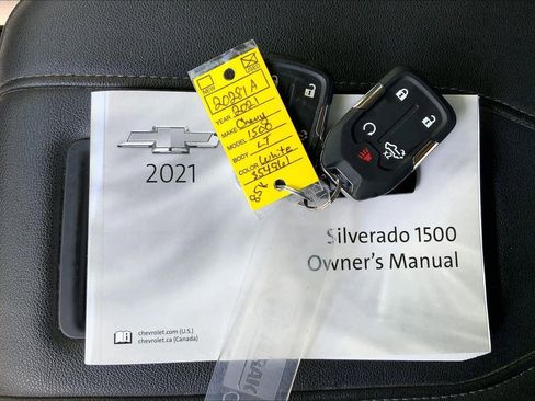 Used 2021 Chevrolet Silverado 1500 LT Trail Boss w/ LT Trail Boss Premium Package image 11