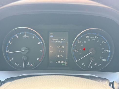 Used 2018 Toyota RAV4 XLE image 21