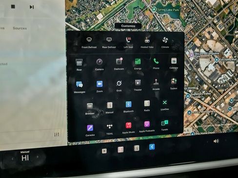 Used 2022 Tesla Model X image 27