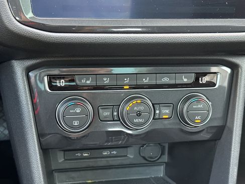 Used 2021 Volkswagen Tiguan SEL FWD image 21