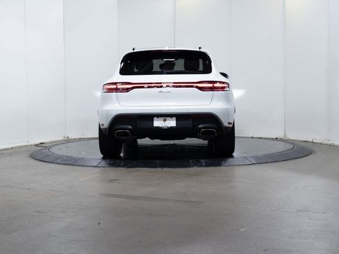 Certified 2025 Porsche Macan image 6