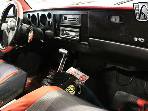 Used 1985 Chevrolet S10 Pickup 2WD Regular Cab image 17