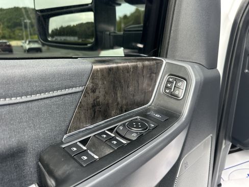 Used 2024 Ford F250 Lariat w/ Lariat Ultimate Package AWD/4WD image 9