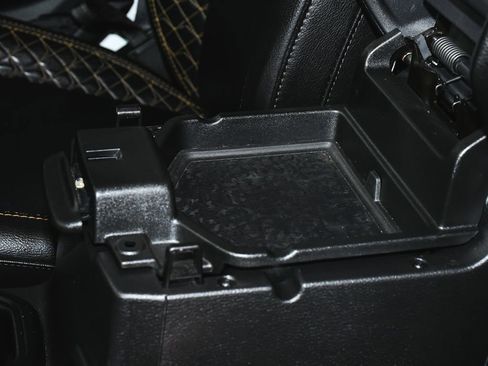 Used 2022 Jeep Wrangler Unlimited Sahara image 36