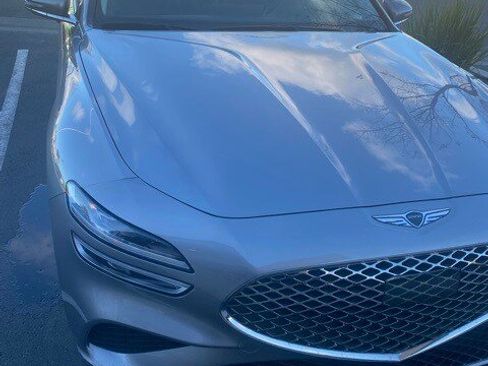 Used 2025 Genesis G70 2.5T image 3