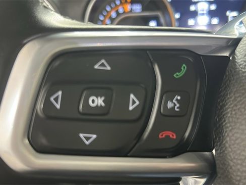 Used 2021 Jeep Gladiator Overland w/ Uconnect 4C Nav & Sound Group image 18