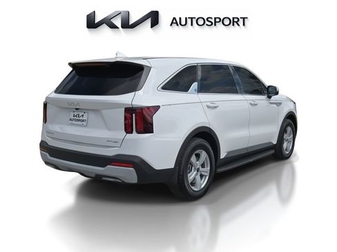 New 2026 Kia Sorento LX FWD image 8