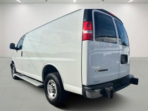 Used 2024 Chevrolet Express 2500 Full-size Cargo Van w/ Driver Convenience Package image 5