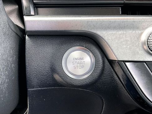 Used 2024 Kia Telluride LX FWD image 31