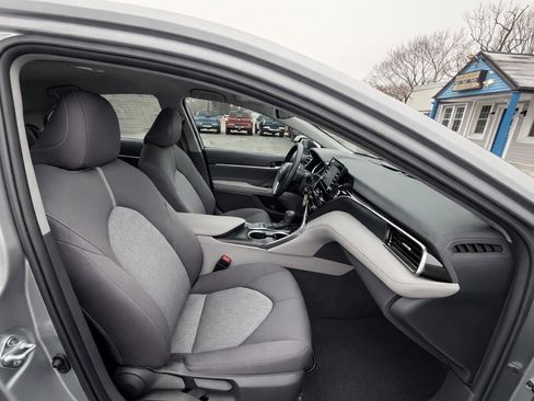 Used 2022 Toyota Camry LE FWD image 14