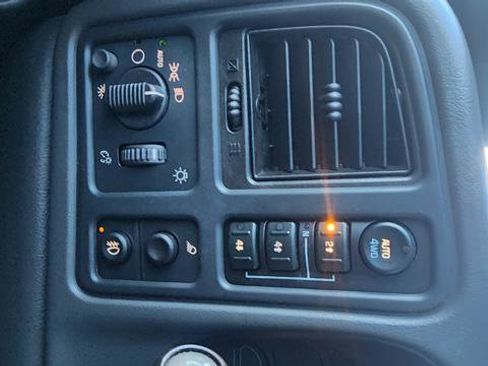 Used 2003 Chevrolet Avalanche 4x4 w/ Suspension Package, Off-Road image 22