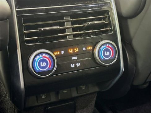 Certified 2025 Land Rover Range Rover SE image 27