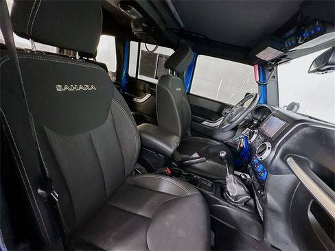 Used 2016 Jeep Wrangler Unlimited Sahara image 23
