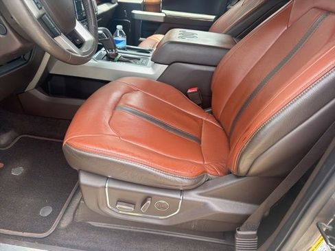 Used 2018 Ford F150 King Ranch w/ Equipment Group 601A Luxury AWD/4WD image 8