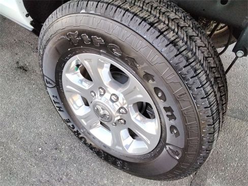 Used 2024 RAM 2500 Big Horn w/ Sport Appearance Package image 16