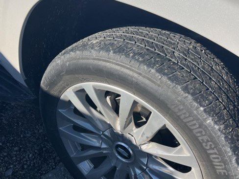 Certified 2024 Cadillac Escalade Premium Luxury image 4