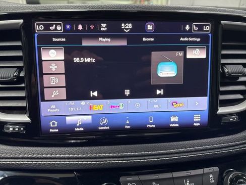 Used 2021 Chrysler Pacifica Touring-L w/ S Appearance Package FWD image 21
