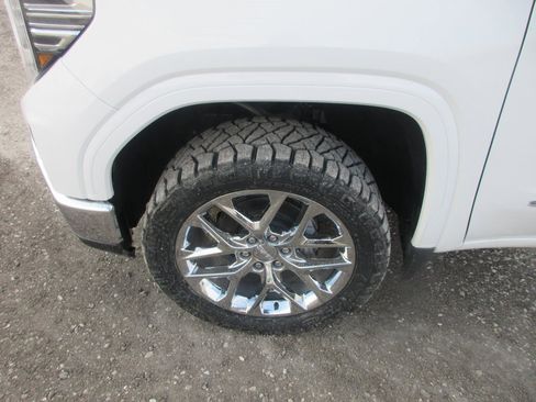 New 2026 GMC Sierra 1500 SLT w/ SLT Convenience Package image 12