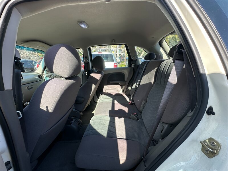 Used 2005 Chrysler PT Cruiser FWD image 18