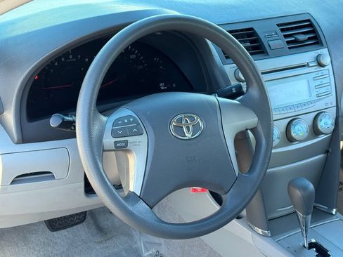 Used 2009 Toyota Camry FWD image 10