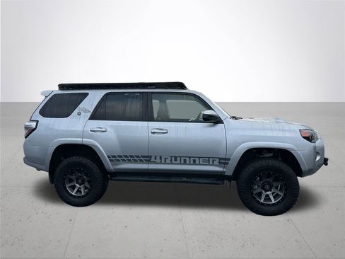 Used 2019 Toyota 4Runner TRD Off-Road image 6