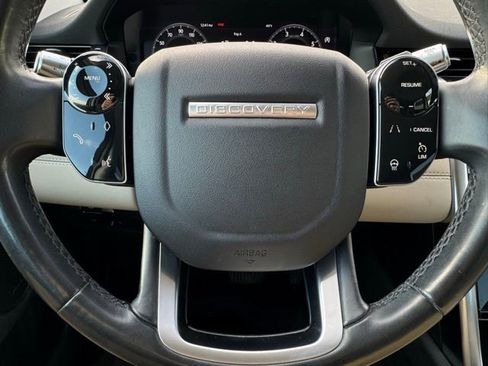 Used 2020 Land Rover Discovery Sport SE image 15