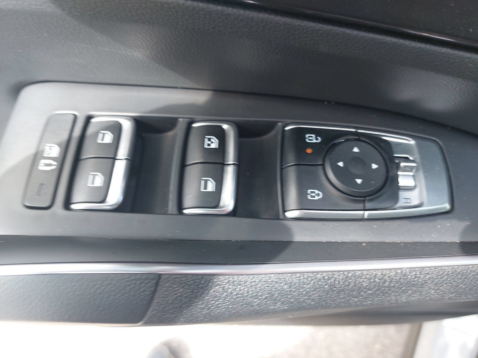 Used 2024 Kia Sorento S w/ Panoramic Sunroof Package FWD image 28