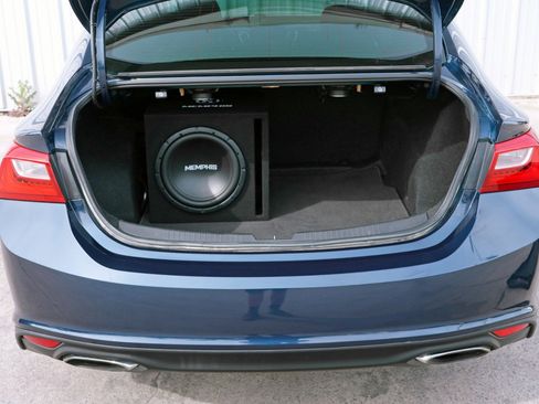 Used 2017 Chevrolet Malibu Premier w/ Premier Sun and Wheel Package image 8