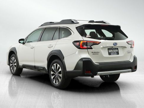 Used 2024 Subaru Outback Touring AWD/4WD image 3