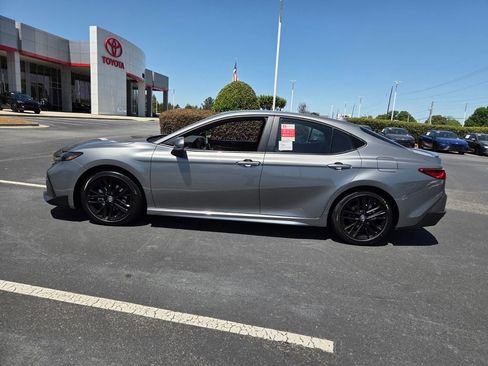 New 2026 Toyota Camry SE FWD image 4