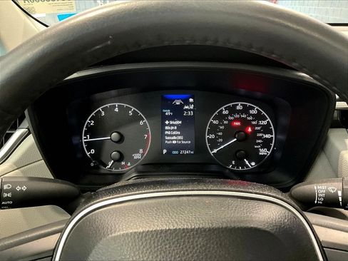 Used 2024 Toyota Corolla Cross LE w/ Moonroof Package AWD/4WD image 13