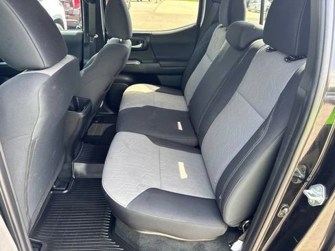 Used 2023 Toyota Tacoma TRD Off-Road w/ Technology Package AWD/4WD image 6