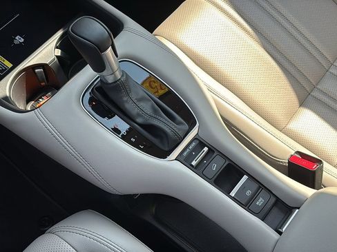 Certified 2025 Honda HR-V EX-L image 22