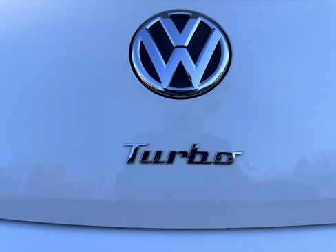 Used 2012 Volkswagen Beetle 2.0T image 13