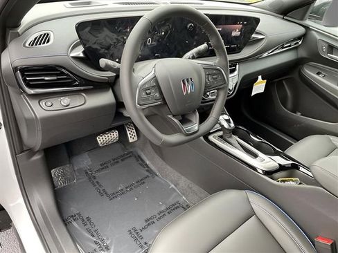 Certified 2024 Buick Envista Sport Touring w/ Convenience I Package image 10