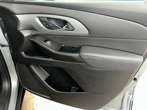 Certified 2023 Chevrolet Traverse LT image 34