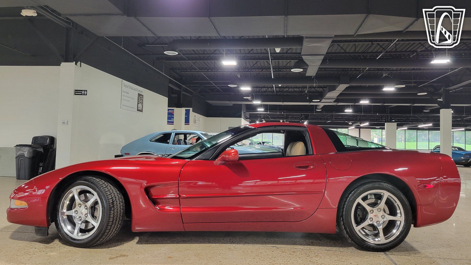 Used 1999 Chevrolet Corvette Coupe RWD image 2