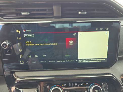 Used 2025 GMC Sierra 2500 AT4 image 28