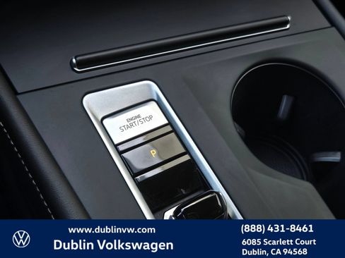 Used 2024 Volkswagen Atlas SE AWD/4WD image 19