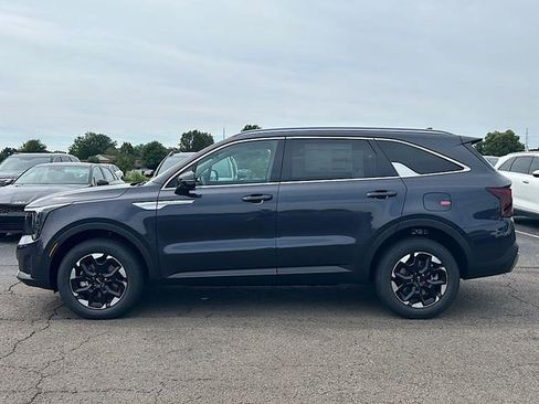 New 2025 Kia Sorento S image 9