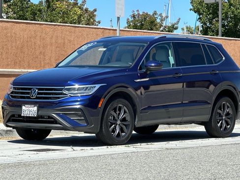Used 2022 Volkswagen Tiguan SE w/ Panoramic Sunroof Package AWD/4WD image 8