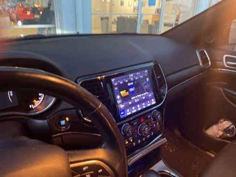 Used 2019 Jeep Grand Cherokee Limited image 5